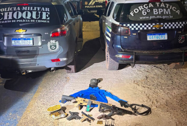 A&ccedil;&atilde;o ainda apreendeu fuzis e diversas outras armas; segundo envolvido foi preso