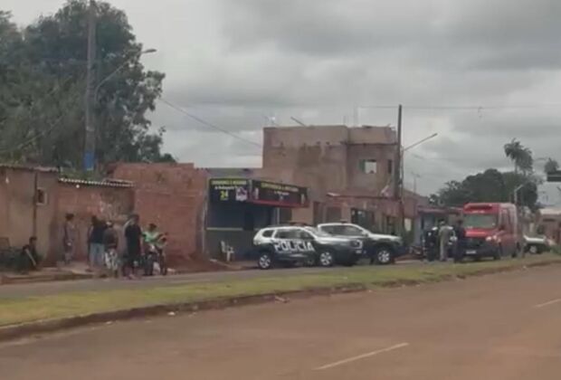 O suspeito tentou fugir correndo e avan&ccedil;ou contra um policial militar, sendo atingido na coxa