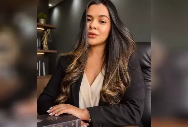 Investigada de 22 anos ensinava nas redes sociais a escapar de fraudes enquanto operava, com o companheiro, uma "loja cenogr&aacute;fica"