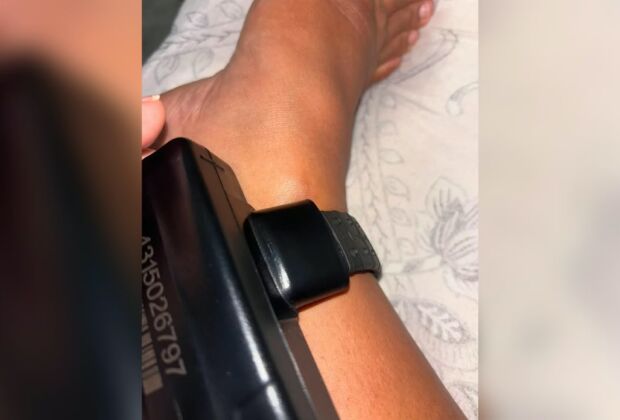 Ana Paula Nunes dos Santos ficou duas noites presa e passou 19 dias usando tornozeleira eletr&ocirc;nica at&eacute; a Defensoria comprovar que outra mulher com o mesmo nome era alvo da a&ccedil;&atilde;o.