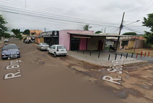 V&iacute;tima perdeu o controle da dire&ccedil;&atilde;o e colidiu de frente com ve&iacute;culo de passageiros na Vila Taquarussu