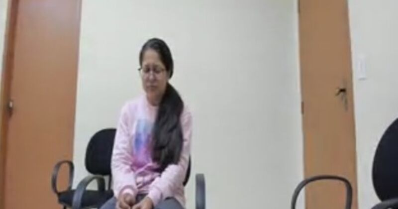 V&iacute;tima teve a camiseta atingida pelas chamas e recebeu ajuda da filha para conter a combust&atilde;o
