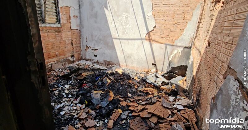Segundo a v&iacute;tima, o inc&ecirc;ndio teria come&ccedil;ado ap&oacute;s discuss&atilde;o com colega de casa que n&atilde;o tinha pago o aluguel 