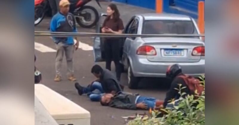 Uma das v&iacute;timas permaneceu ca&iacute;da no ch&atilde;o aguardando o socorro