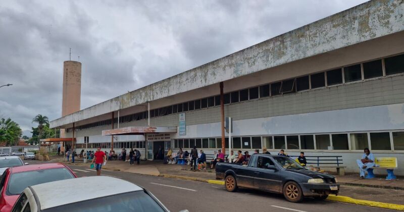 Os pacientes esperavam o atendimento na manh&atilde; desta quinta-feira no CEM, em Campo Grande