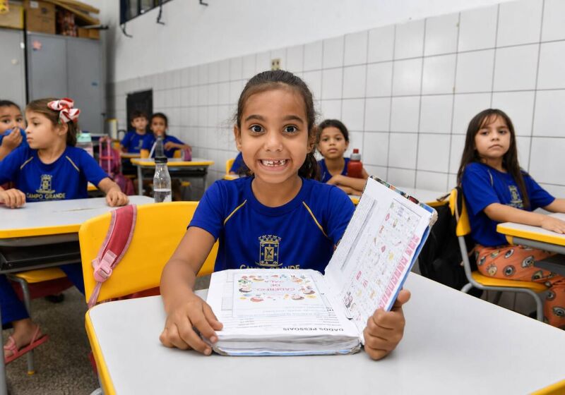Capital teve m&eacute;dia de 32,78 pontos; ao longo do ano, escolas municipais foram alvo de den&uacute;ncias sobre merenda, falta de apoio a alunos e problemas de infraestrutura