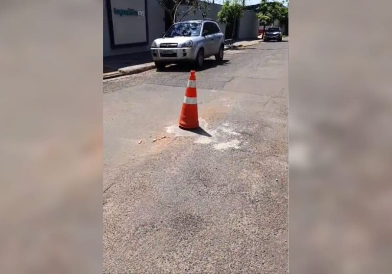 Morador usou cimento nos buracos 
