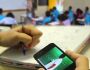 Lição de vida: professor pede celulares para alunos do Pênfigo estudarem em casa