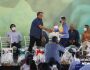 Vereador de Campo Grande entrega título de 'visitante ilustre' a Bolsonaro