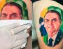Fã tatua rosto de Jair Bolsonaro na coxa