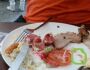 Homem inventa larva em comida e tenta extorquir dona de refeitório em Ribas