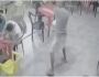 Assassino tenta decapitar rival com 4 golpes de foice cega (vídeo)