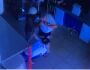 Pai reage a assalto para defender a filha e toma arma de ladrão no MT (vídeo)