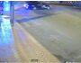 Caixão cai do carro de funerária no meio da rua (vídeo)
