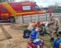 Motociclista quase cai em córrego em acidente na Rio Grande do Sul (vídeo)