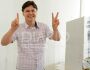 Candidato à reeleição em Corumbá, Paulo Duarte manifesta otimismo durante voto