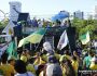 Público de todas as idades canta e grita a favor de Bolsonaro e contra o PT em Campo Grande