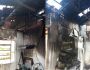 Botijão de gás ao lado de fogão causa incêndio e cozinha de moradora é destruída