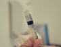 Vacinação contra a gripe acontece nos 4 CRSs neste fim de semana; site da campanha está disponível