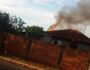 É fogo: rapaz incendeia própria casa após acender cigarro em MS