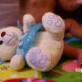 Ela saiu de casa com beb&ecirc; no colo enquanto gritava por socorro