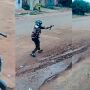Dupla em motocicleta perseguiu as vítimas atirando