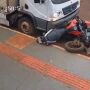 Ve&iacute;culos estavam estacionados quando ocorreu a colis&atilde;o 