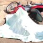 A vítima teria batido a moto que conduzia contra um caminhão