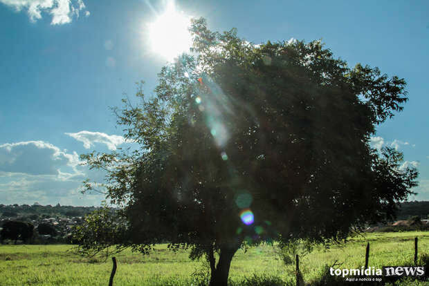 Previsão é de sol e chuvas isoladas neste sábado de Dia das Bruxas em Campo Grande