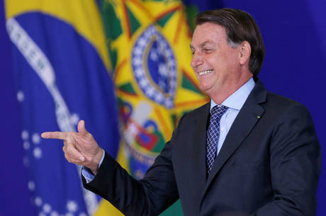 'Conversinha', diz Bolsonaro sobre possível 2ª onda da covid-19