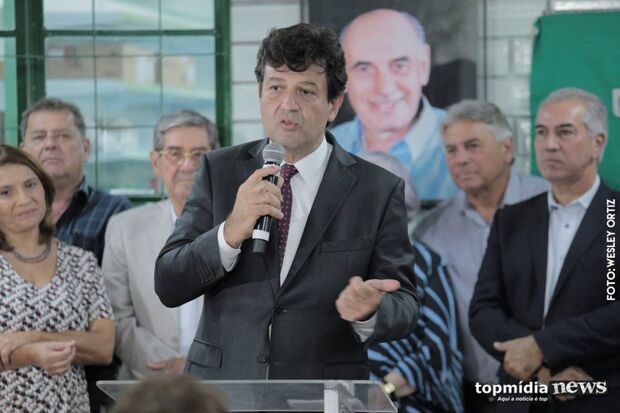 Eleito brasileiro do ano, ex-ministro Mandetta está com 'moral baixa' em MS