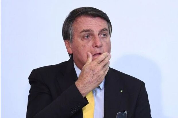 Pressionado, Bolsonaro coloca caminhoneiros em grupo prioritário de vacinação