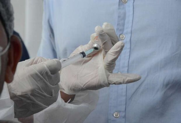 Vacinados contra a covid em Dourados tem jovem de 18 anos e idoso de 102