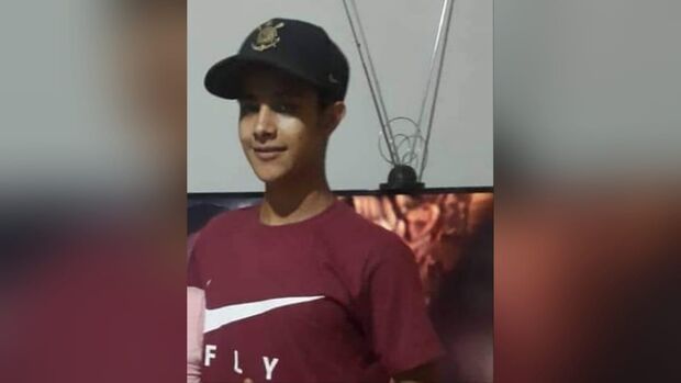 Viram o Cléber? Mãe e irmão pedem notícias sobre jovem sumido há dois dias em Campo Grande