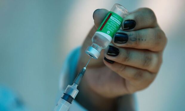 Saúde espera receber 4 milhões de vacinas AstraZeneca em maio