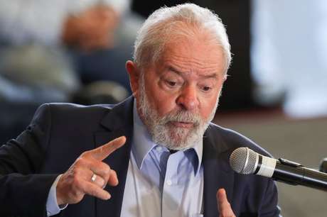 Lula diz que Bolsonaro não é normal: 'estamos lidando com um psicopata