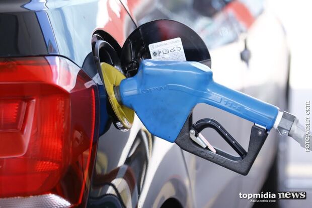 Gasolina reduz preço em abril, mas aumento anual impacta em Campo Grande