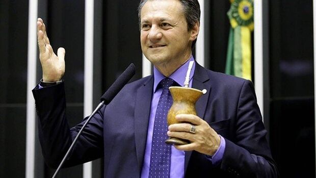 Bolsonarista diz que máscara ‘pode ter prejudicado câncer de Covas’; Fábio rebate