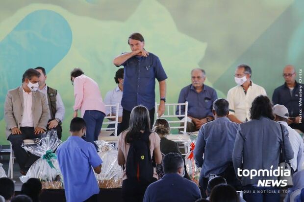 Bolsonaro chega às 11h e participa de solenidade e almoço no Sindicato Rural de Ponta Porã