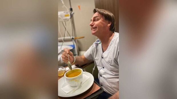 Bolsonaro recebe alta após 4 dias internado em hospital