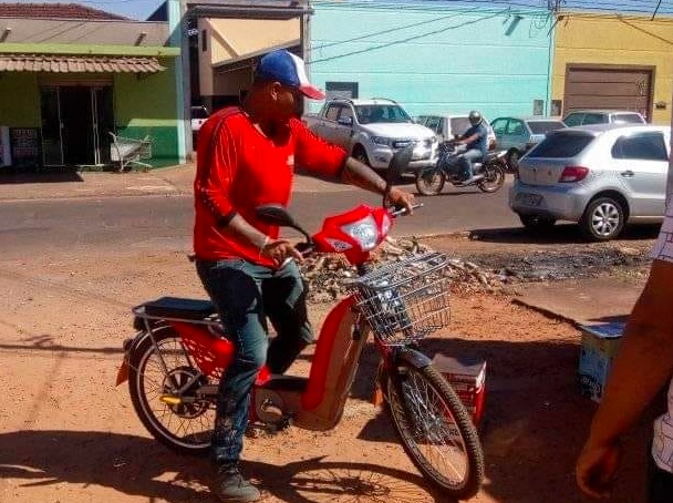 Ladrões furtam bicicleta elétrica e filho pede ajuda pelo pai: 'compartilhem esse post'