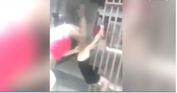 Jovem é agredida por rival na saída de show em Campo Grande