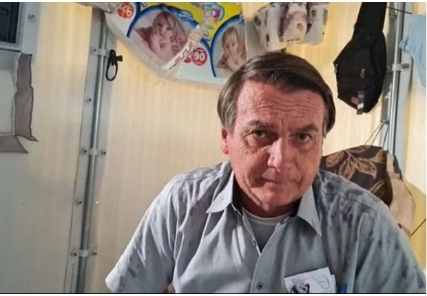 Bolsonaro culpa esquerda pela fome e expõe criança venezuelana em vídeo