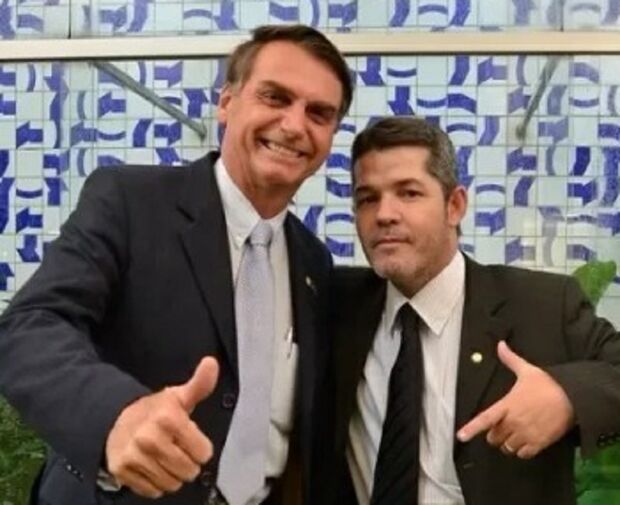 Ex-aliado diz que Bolsonaro pagou por votos na Previdência e eleição de Lira