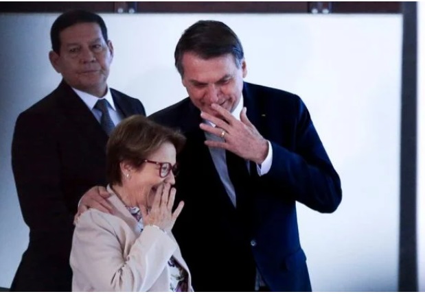 Antes preferida, Tereza Cristina pode 'ser trocada' por Braga Netto como vice de Bolsonaro