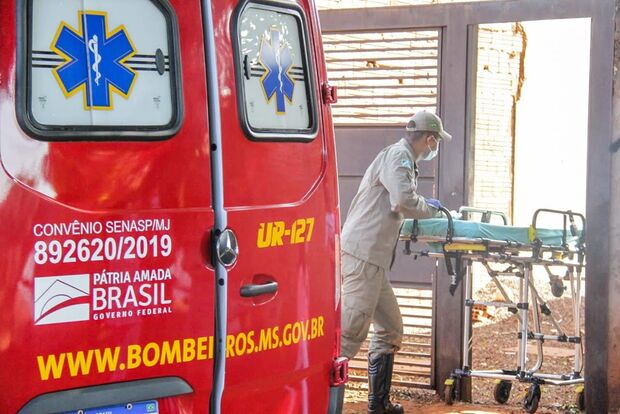 Após bebedeira, homem vomita sangue e morre em ambulância em Aparecida do Taboado