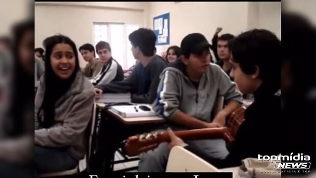 Vídeo de Luan Santana cantando ao lado de colega de escola viraliza pela segunda vez
