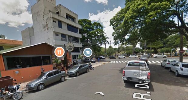 Homem fica ferido após suspeito dar 10 tiros em frente de tabacaria em Campo Grande