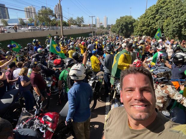 "Essa é a nossa força em prol do Brasil", diz Contar ao agradecer motociata com Bolsonaro