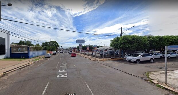 Moradora de rua é agredida a pauladas enquanto dormia em Campo Grande